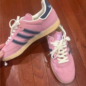 Adidas tennis shoes Sz 8.5